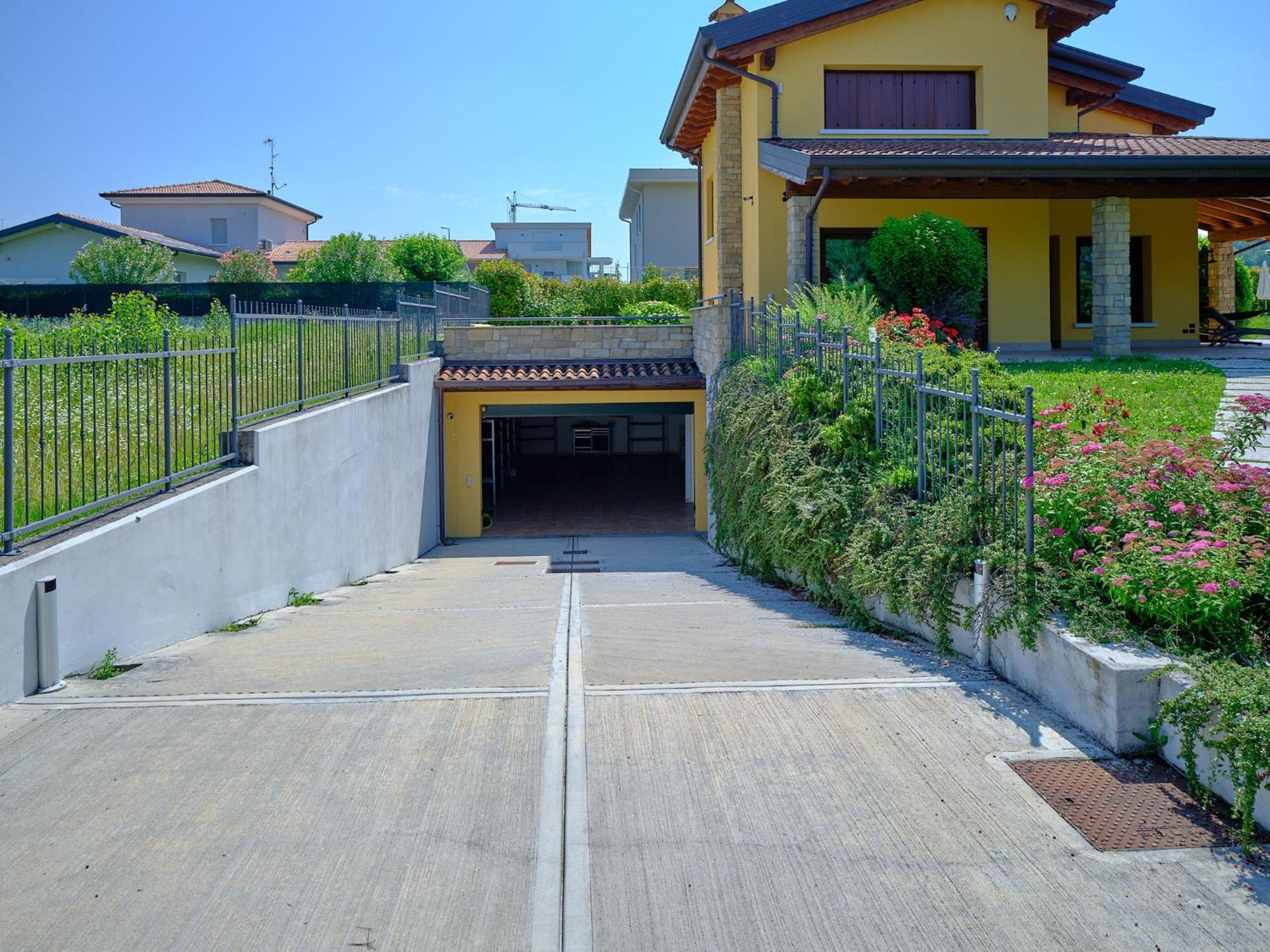 Villasgarda - Villa Leone Salionze Exteriér fotografie