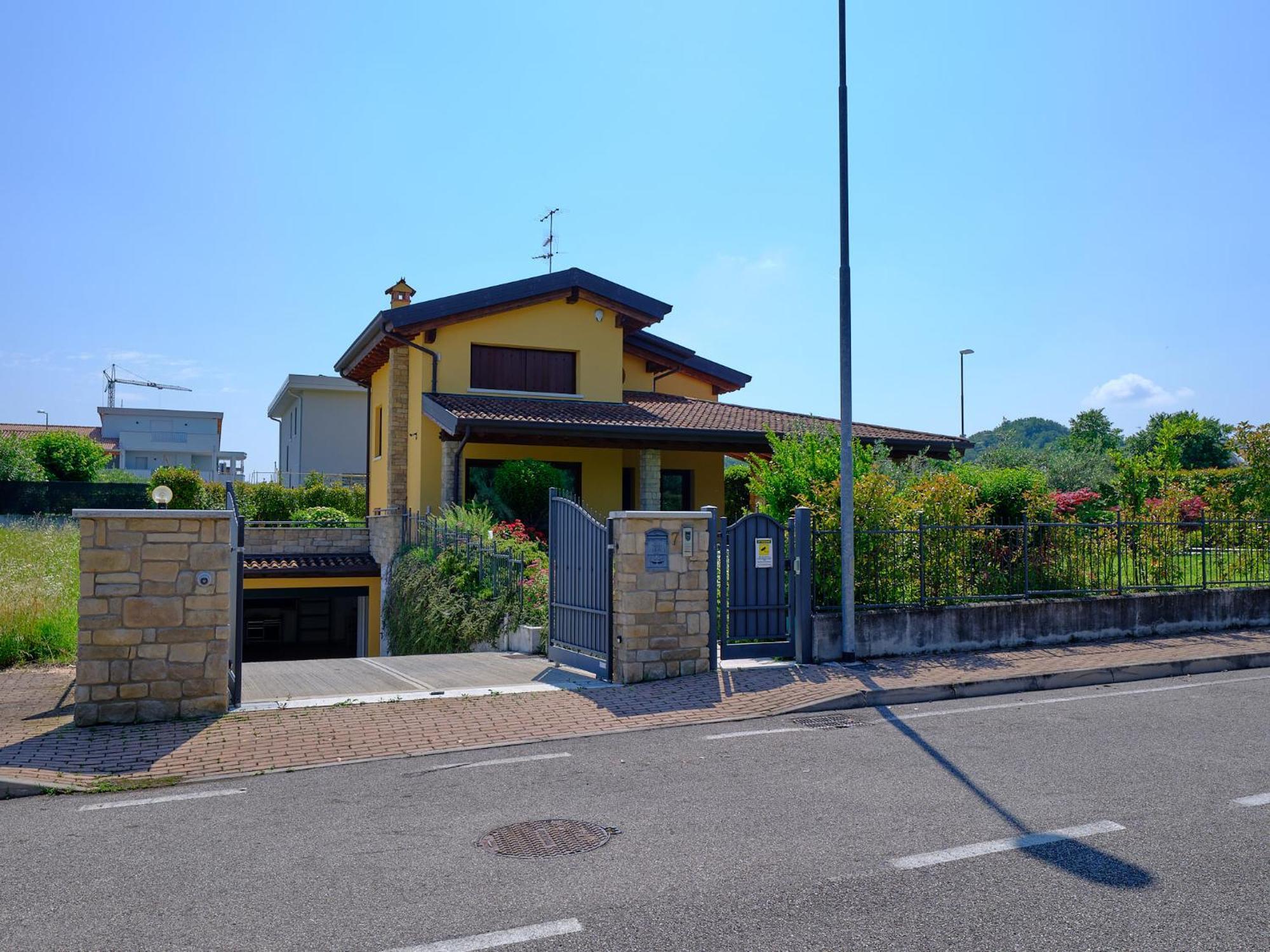 Villasgarda - Villa Leone Salionze Exteriér fotografie